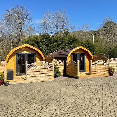 Conifer Cabins Fort William Esterno foto