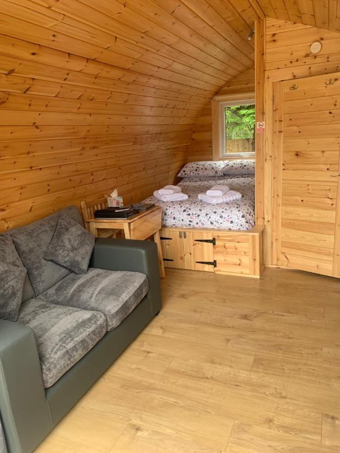Conifer Cabins Fort William Esterno foto