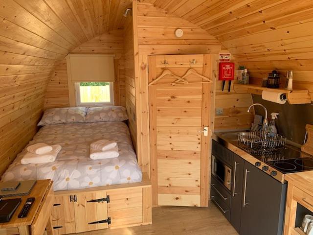 Conifer Cabins Fort William Esterno foto