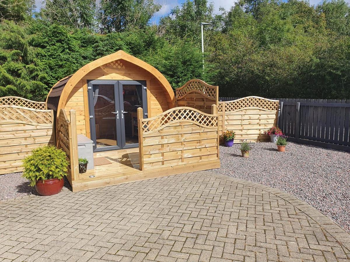 Conifer Cabins Fort William Esterno foto