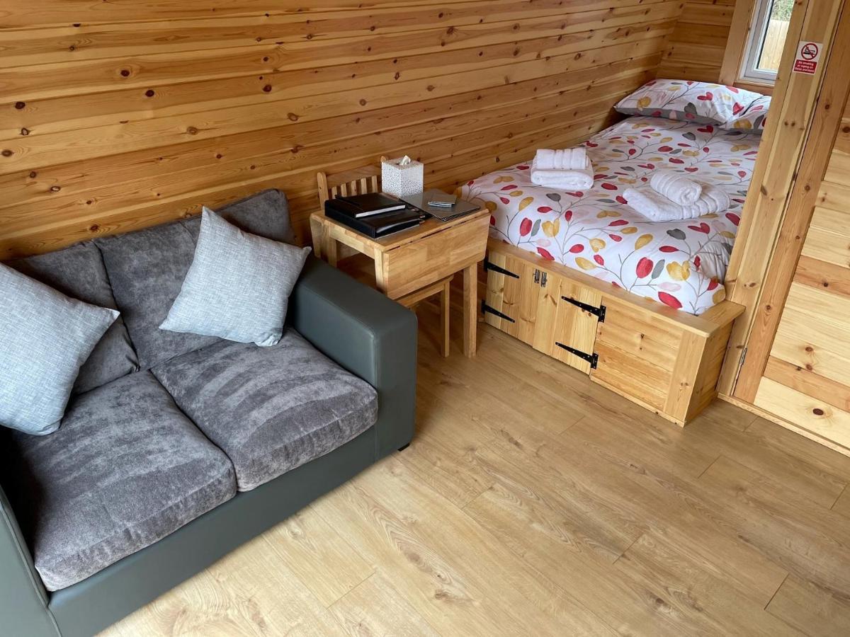 Conifer Cabins Fort William Esterno foto