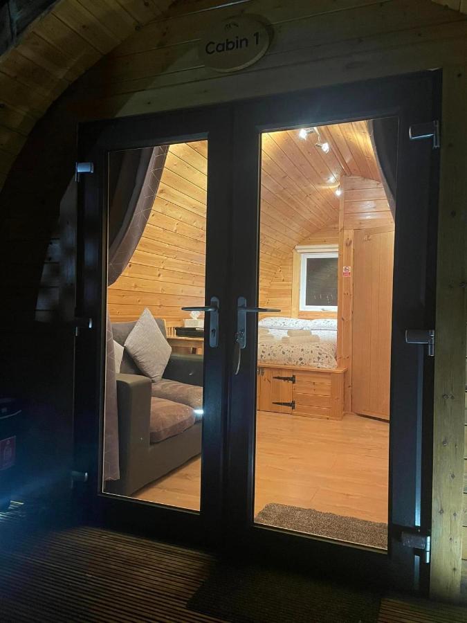 Conifer Cabins Fort William Esterno foto