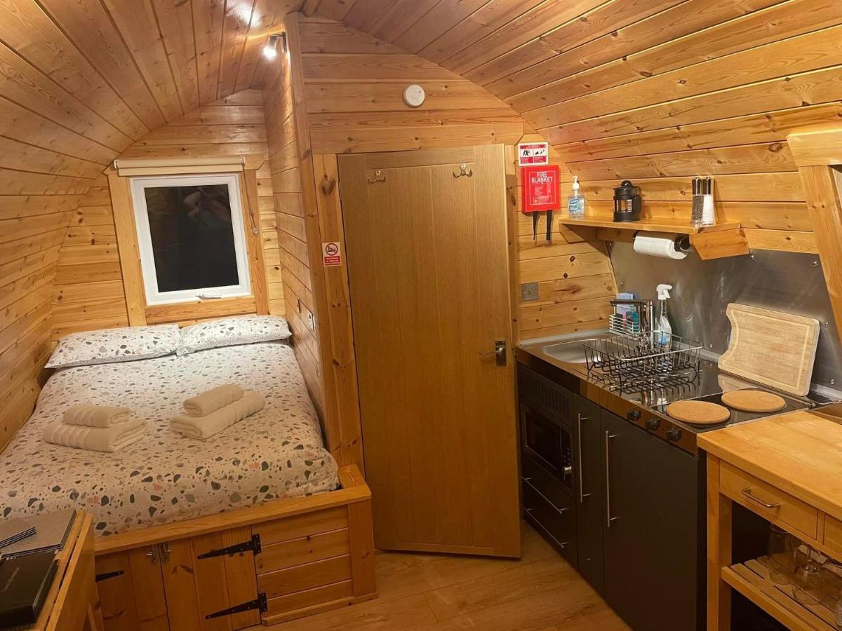 Conifer Cabins Fort William Esterno foto