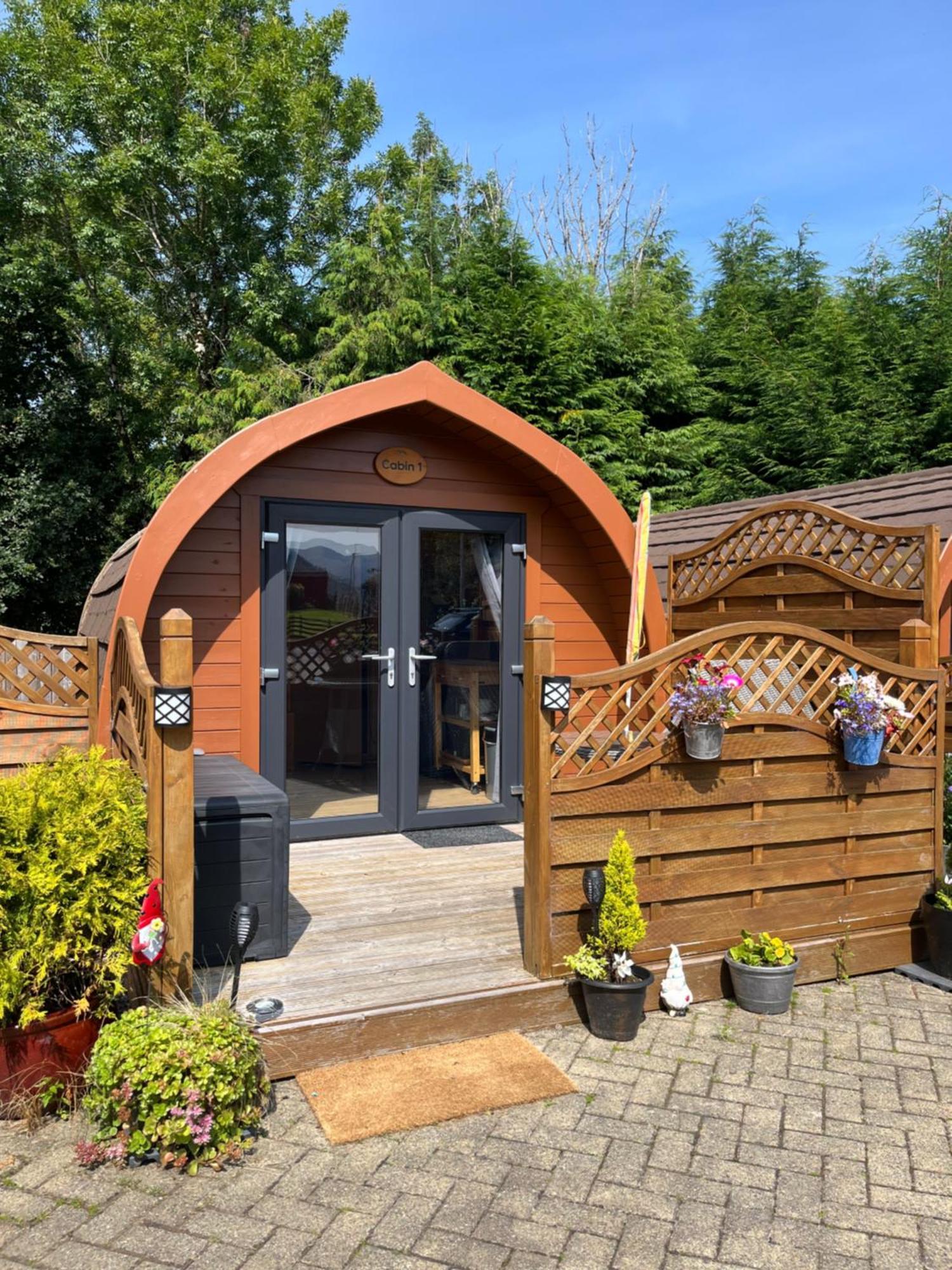 Conifer Cabins Fort William Esterno foto